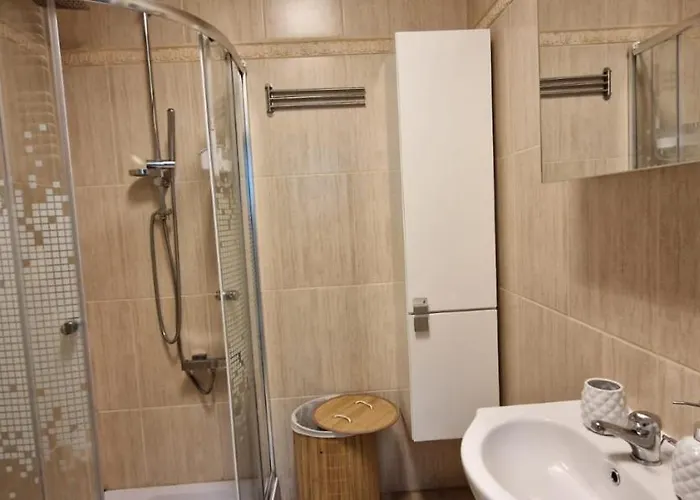 Apartament Rodzinne Zacisze - Dla 8 Osób - Pet Friendly - Dwie Osobne Sypialnie Z Parkingiem - Space