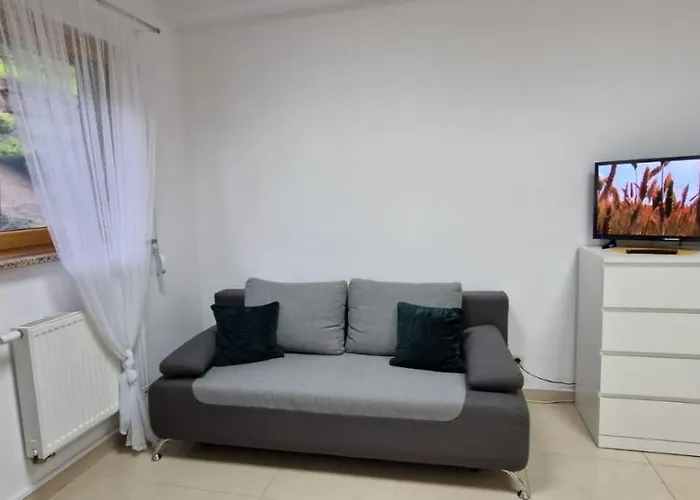 Rodzinne Zacisze - Dla 8 Osób - Pet Friendly - Dwie Osobne Sypialnie Z Parkingiem - Space *