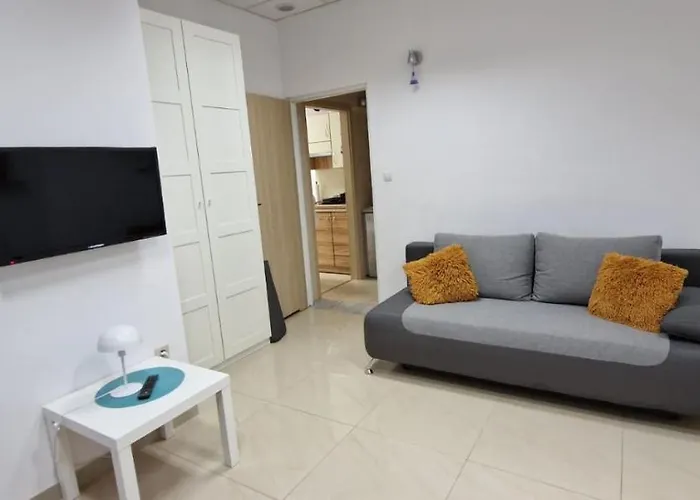 Rodzinne Zacisze - Dla 8 Osob - Pet Friendly - Dwie Osobne Sypialnie Z Parkingiem - Space